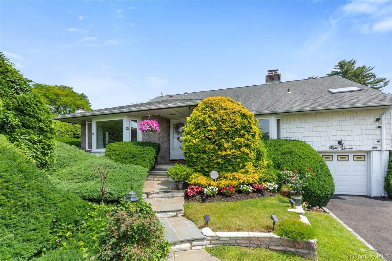 57 Merry Lane - Photo 1