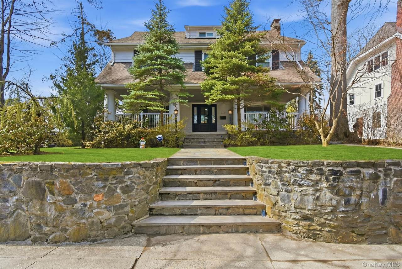 220 Sheridan Avenue - Photo 1