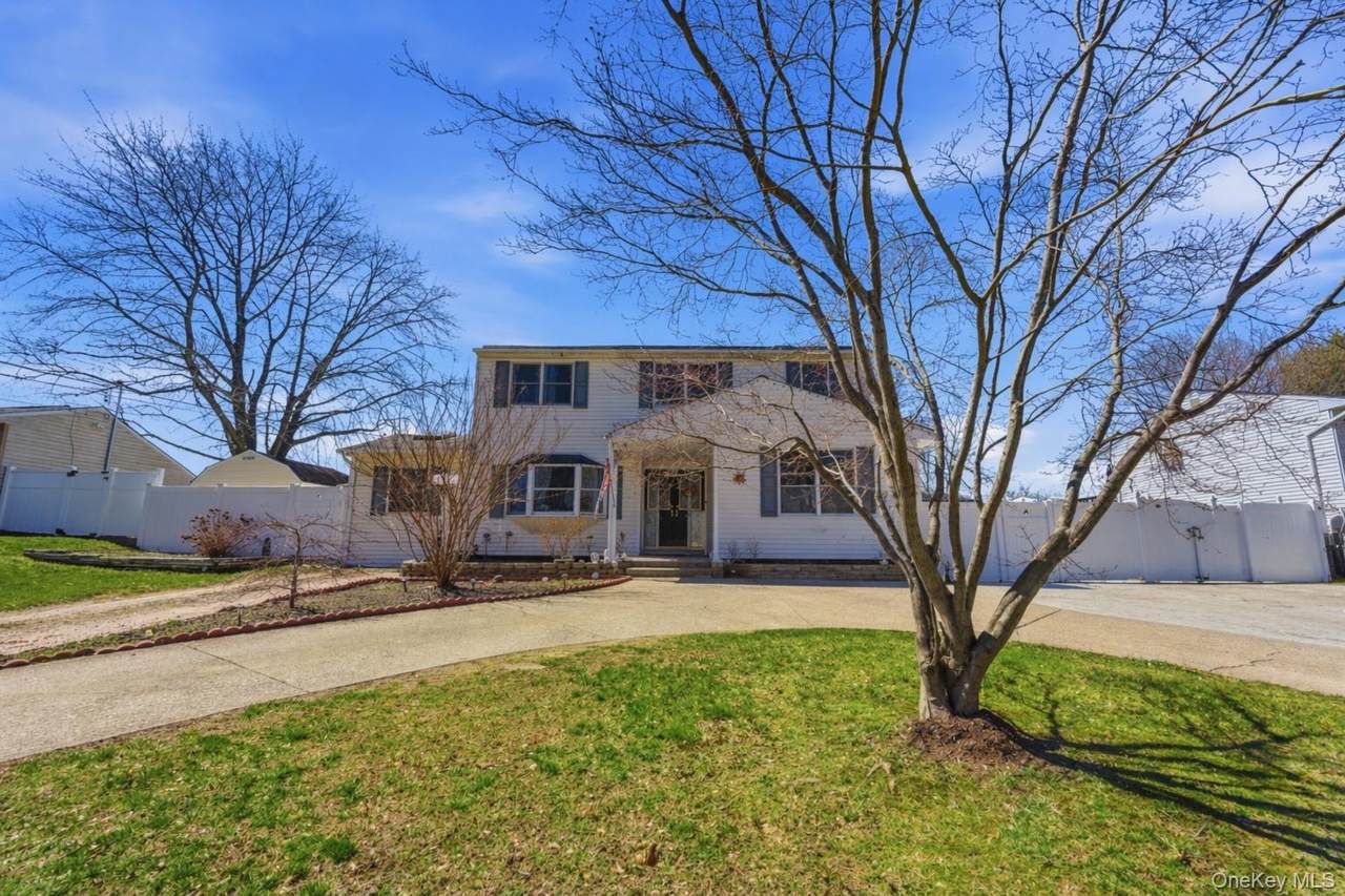 44 Howells Avenue - Photo 1