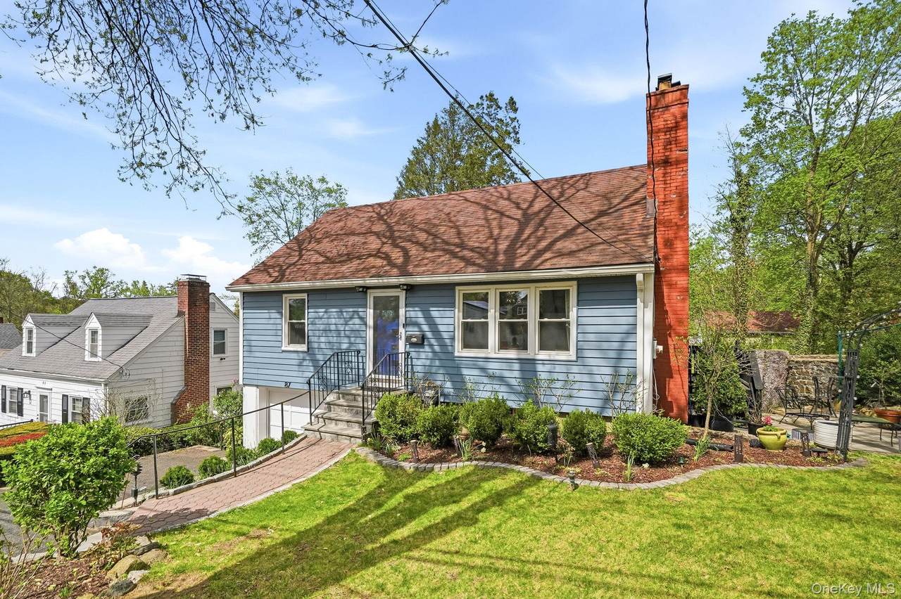 87 Lakeview Avenue - Photo 1