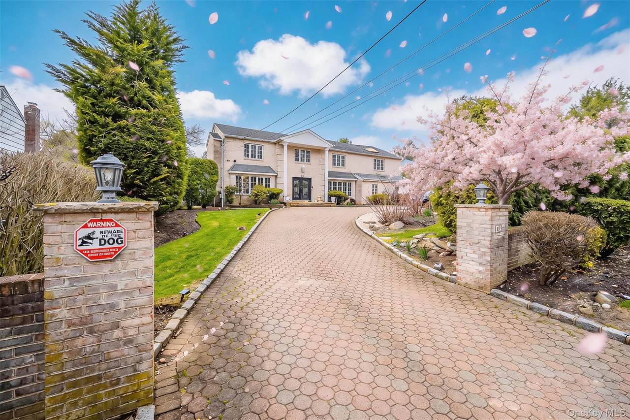 117 Plainview Road - Photo 1