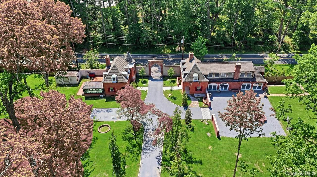 22 Brookville Road - Photo 1