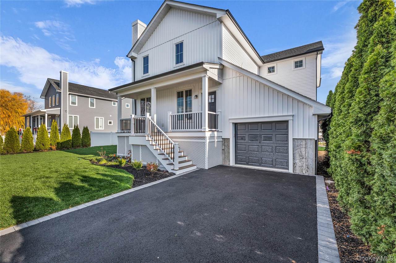 2437 Archer Street - Photo 1