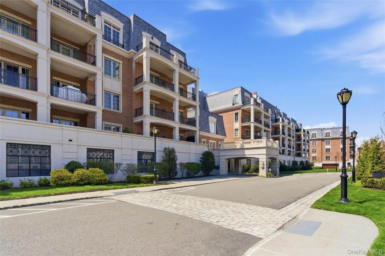 5000 Royal Court - Photo 1