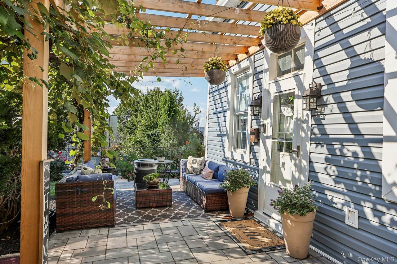 143 Oliver Avenue - Photo 1