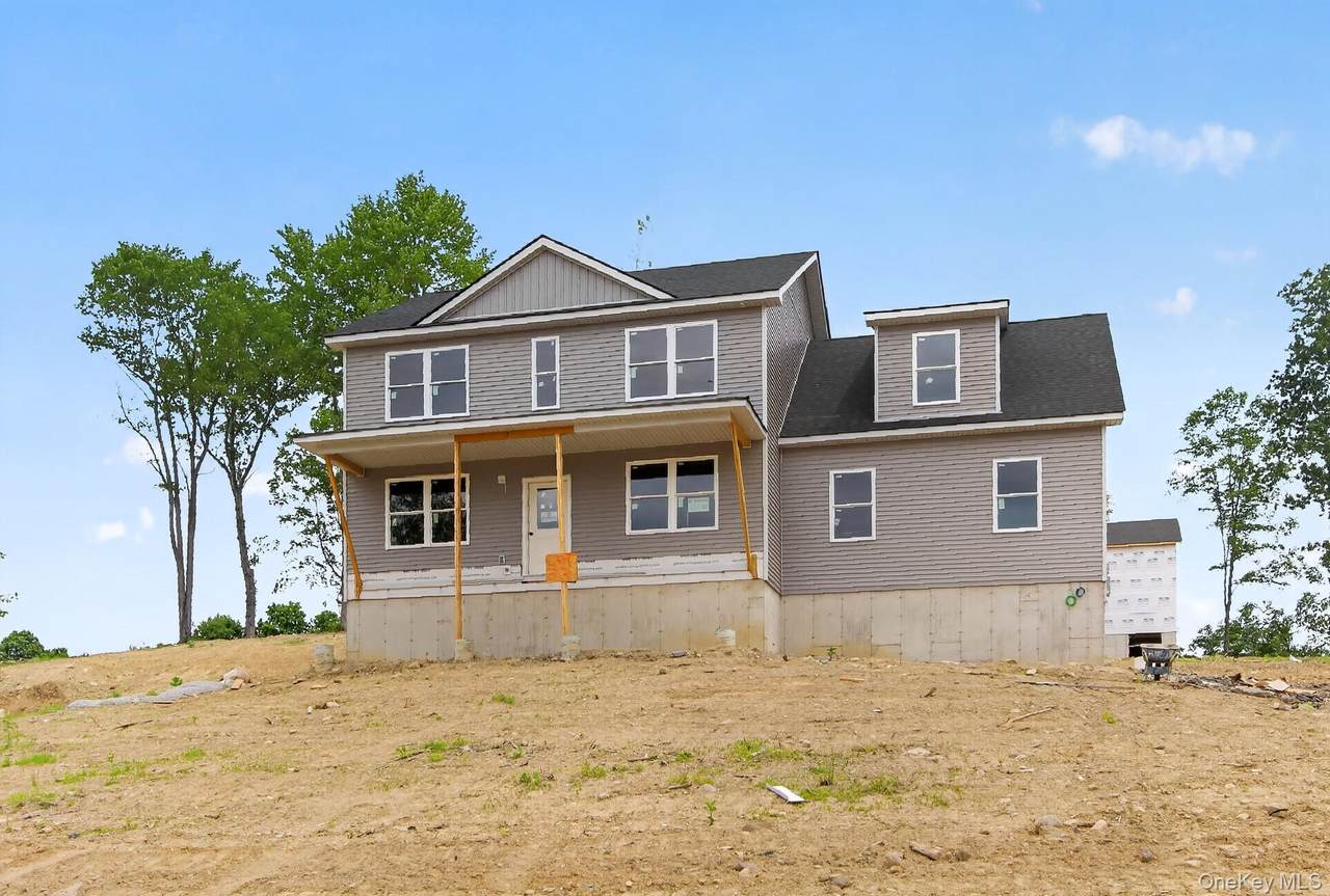 32 Tamarack Drive - Photo 1