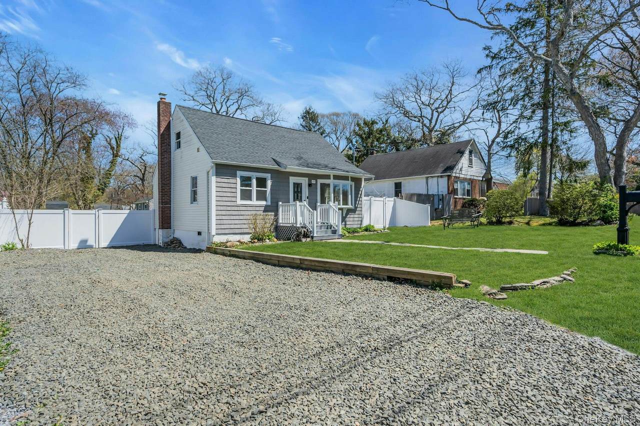 133 Lakeview Drive - Photo 1