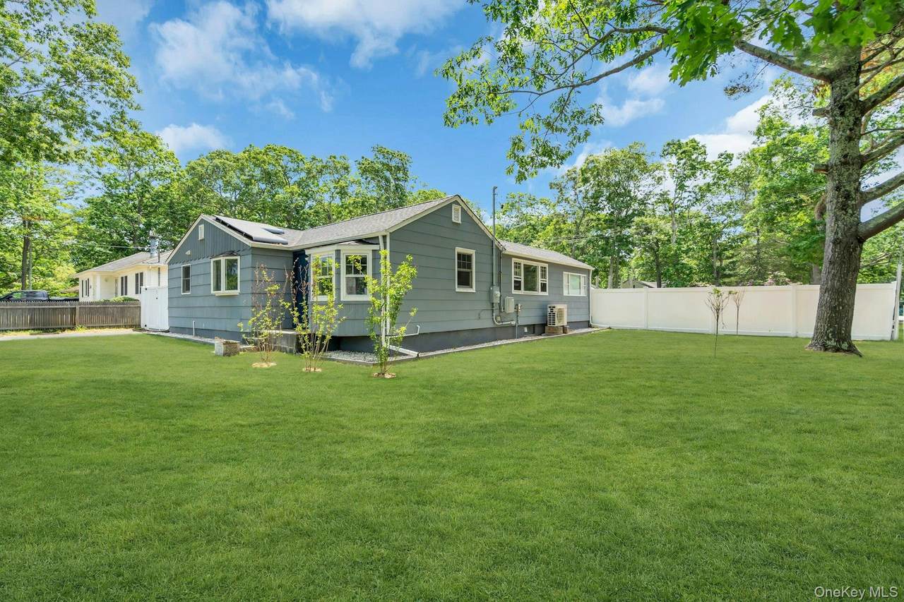 94 Bay Avenue - Photo 1
