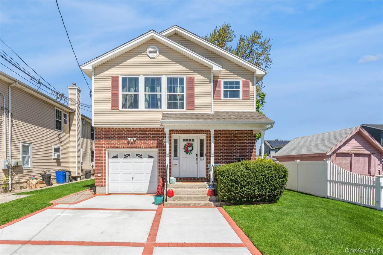 165 Wellesley Street - Photo 1