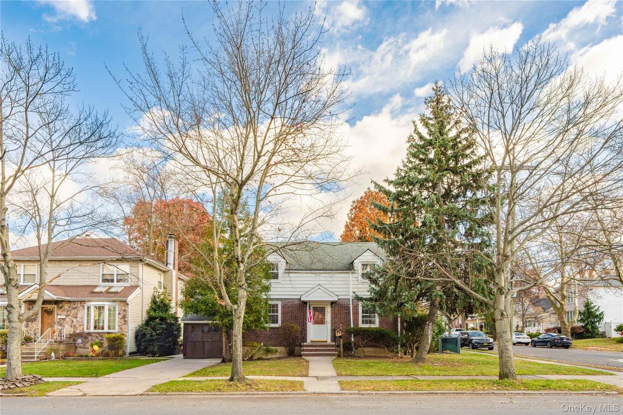 97 Wescott Boulevard - Photo 1
