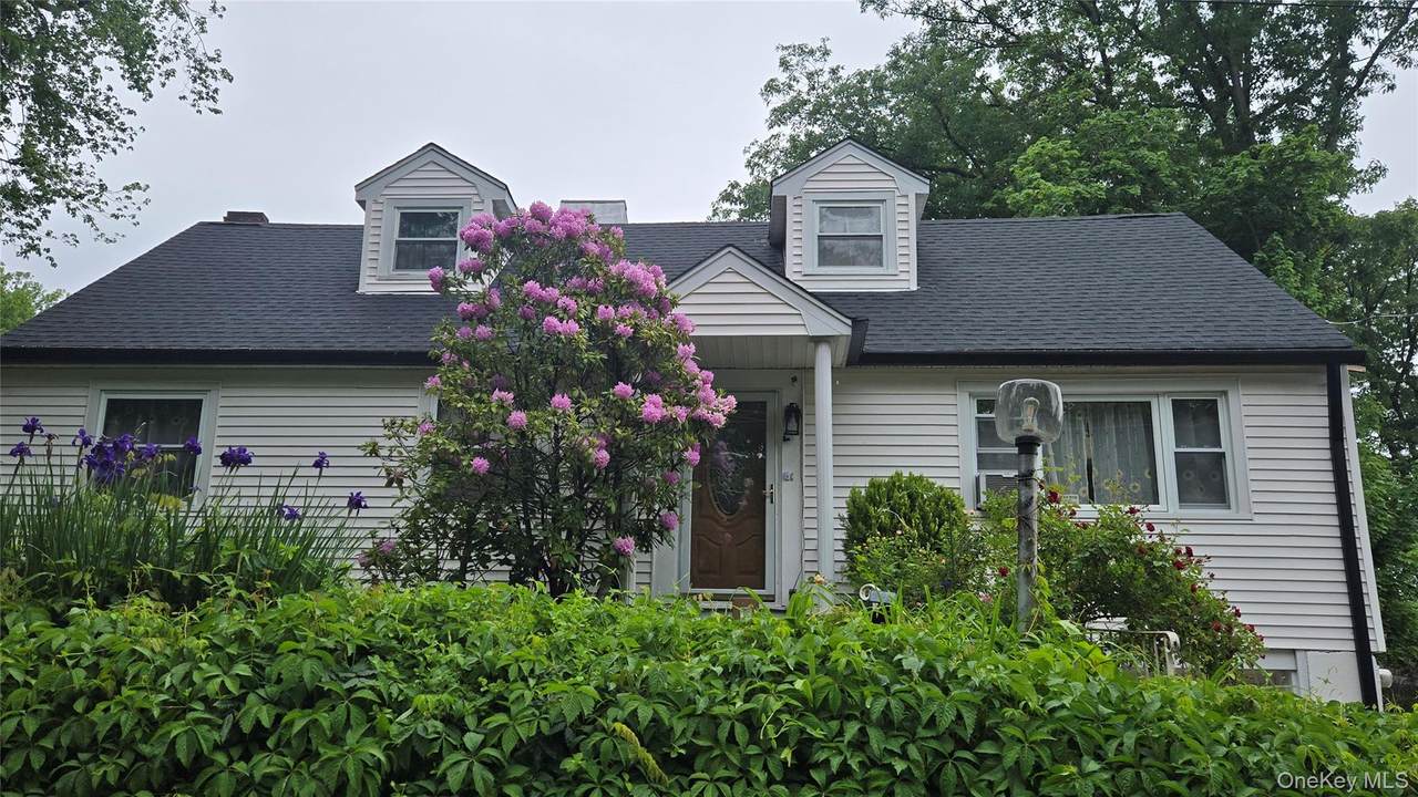 257 Schenck Avenue - Photo 1