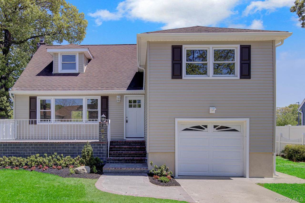 102 Hausch Boulevard - Photo 1