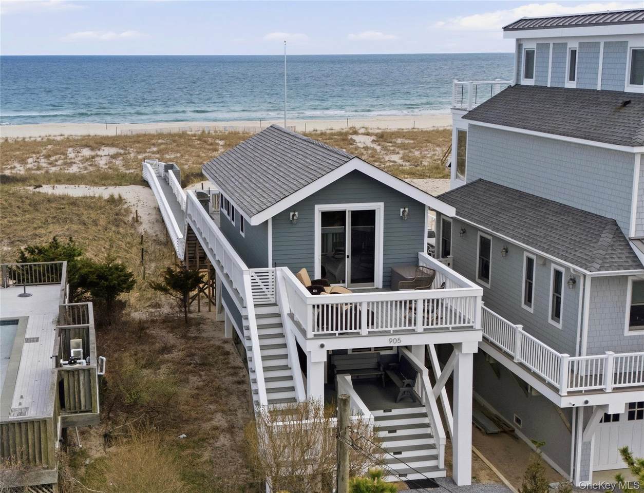 905 Dune Road - Photo 1