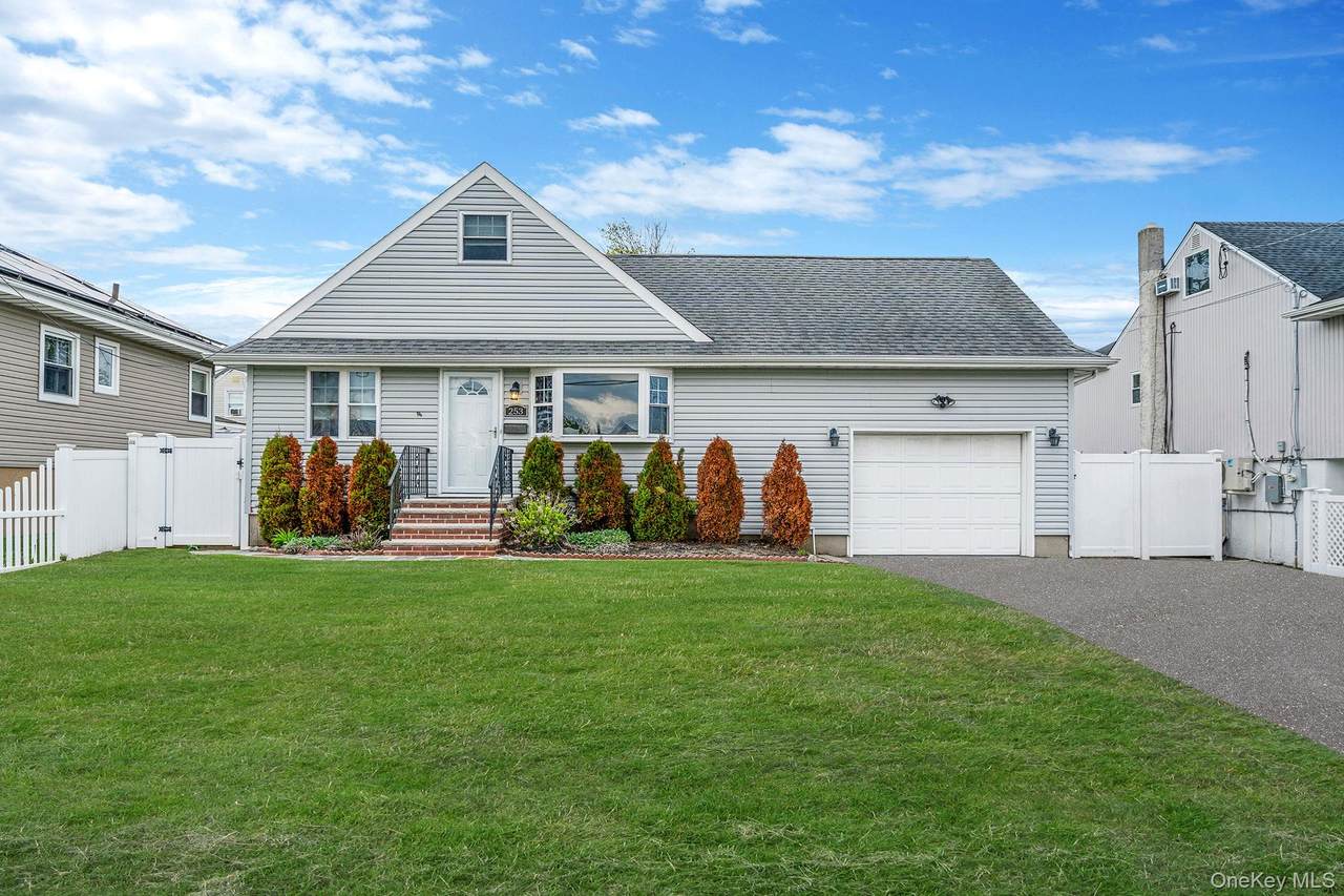 253 Riviera Drive - Photo 1