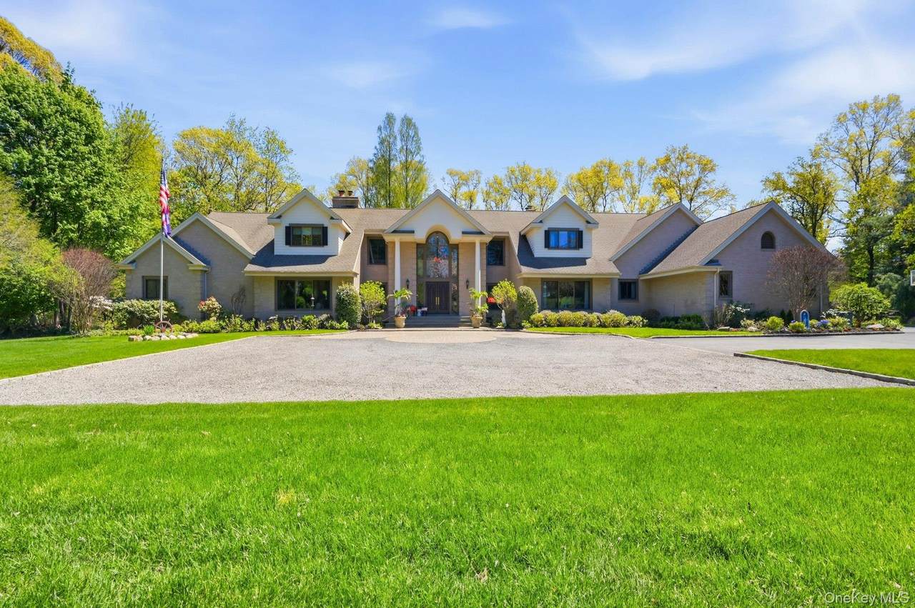 10 Fox Meadow Lane - Photo 1