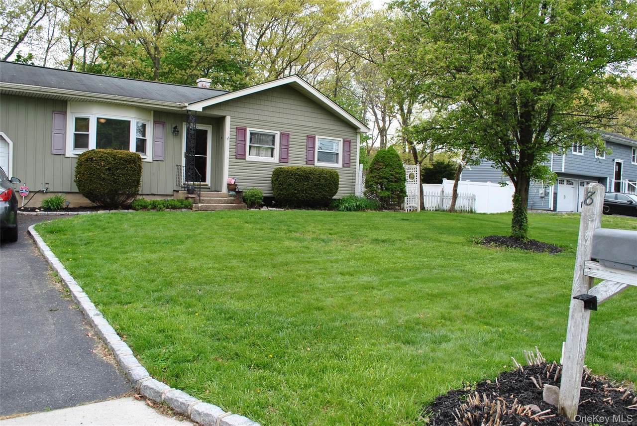 8 Shenandoah Boulevard - Photo 1