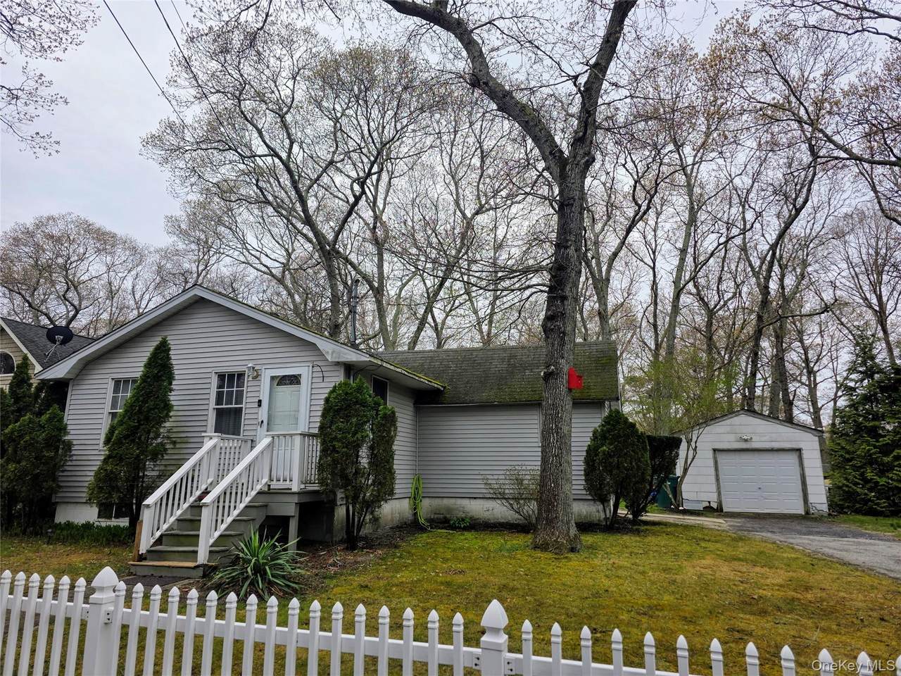 117 Maple Avenue - Photo 1