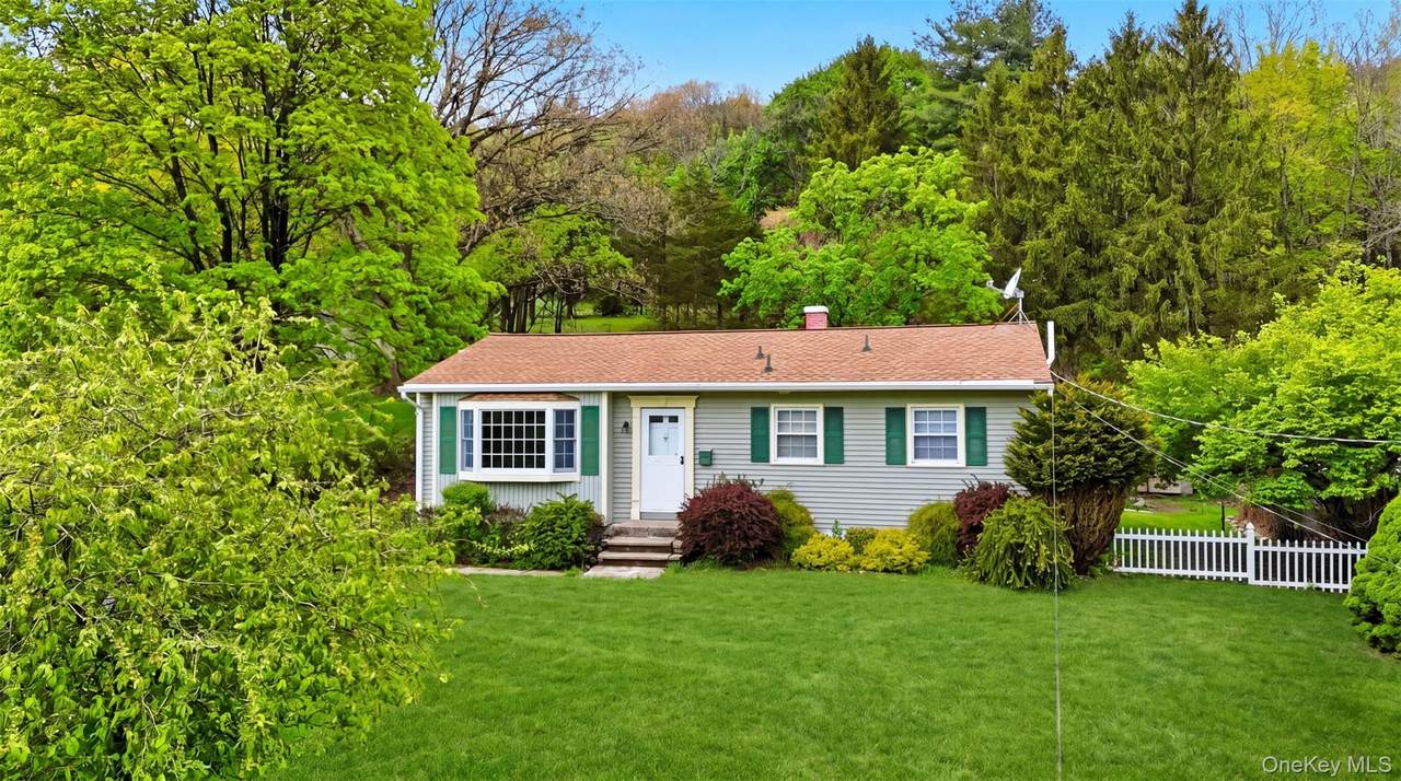 39 Woodside Drive - Photo 1