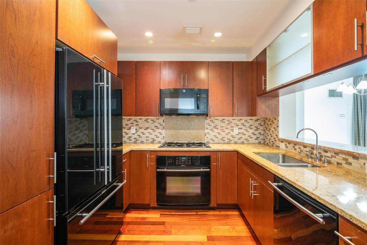 175 Huguenot Street - Photo 1