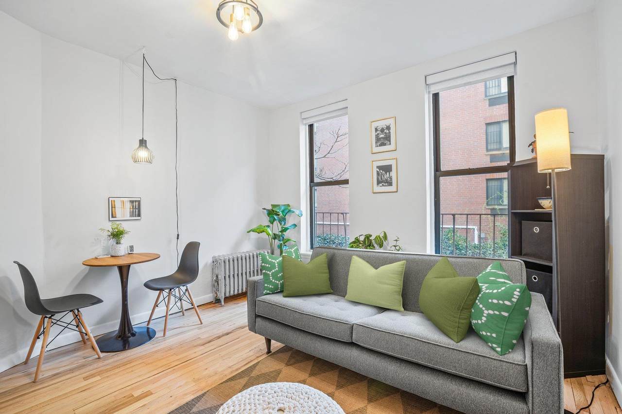 520 50th Street - Photo 1
