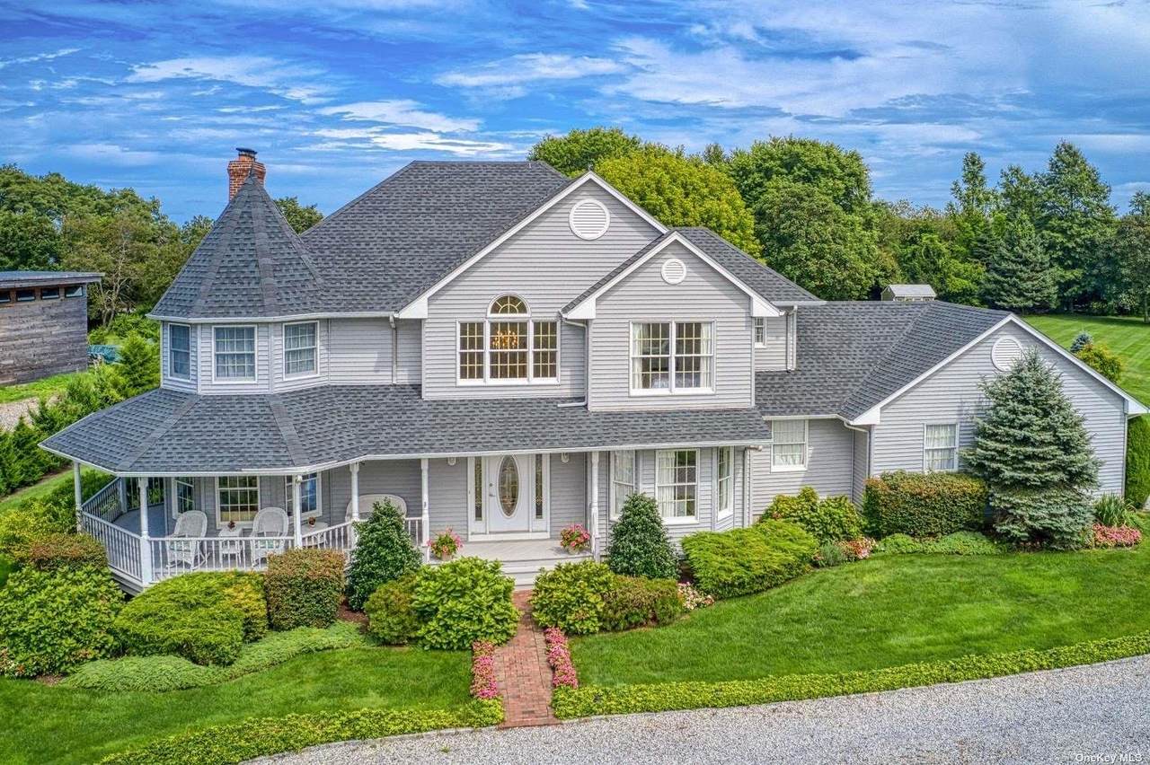 560 Grandview Drive - Photo 1