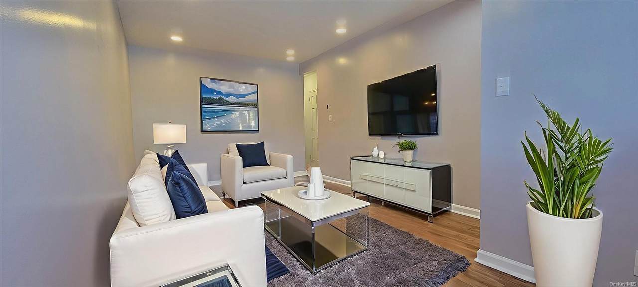 9809 Avenue K - Photo 1