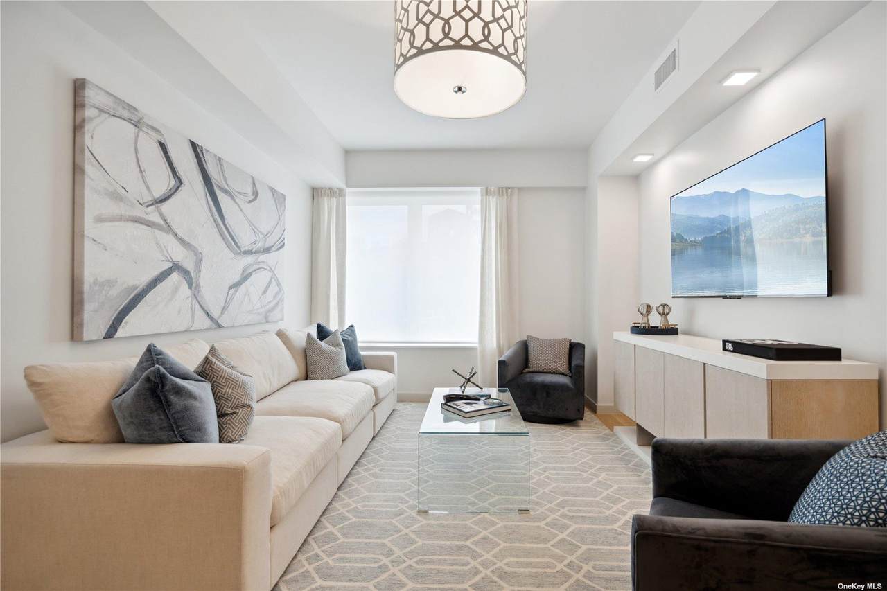 218 Middle Neck Road - Photo 1