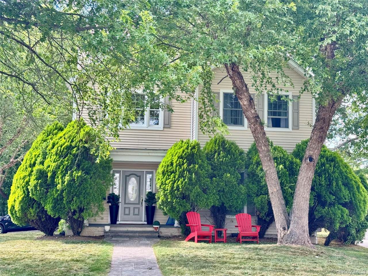243 Knollwood Avenue - Photo 1