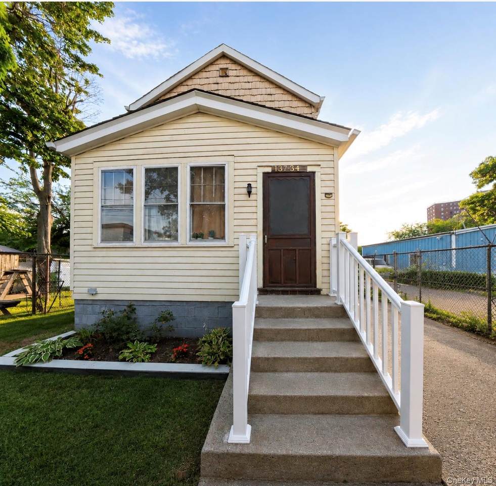 13734 167th Street - Photo 1