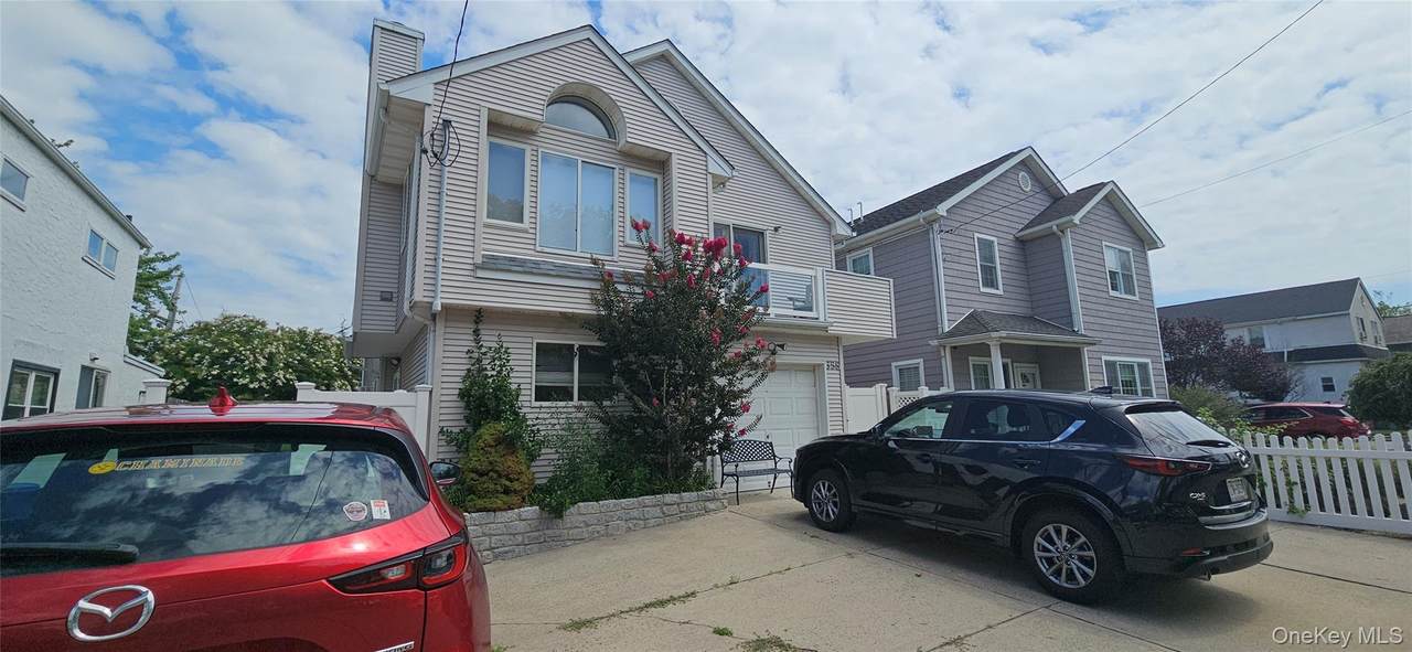 558 Lincoln Boulevard - Photo 1