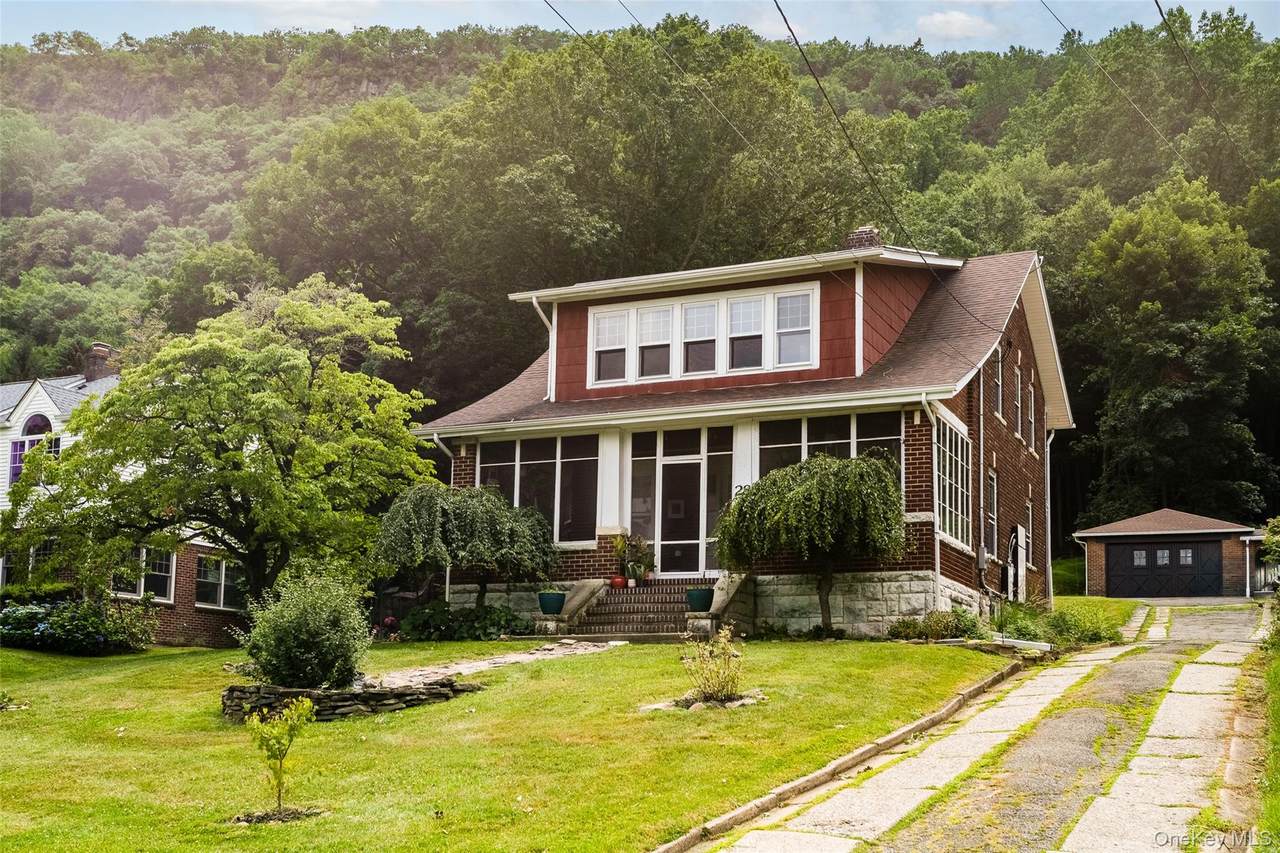 28 Hillside Avenue - Photo 1