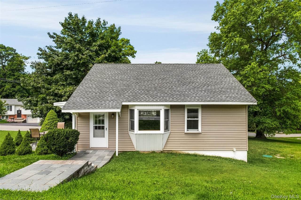 35 Willow Road - Photo 1