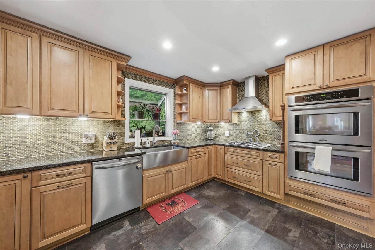 256 Haviland Drive - Photo 1
