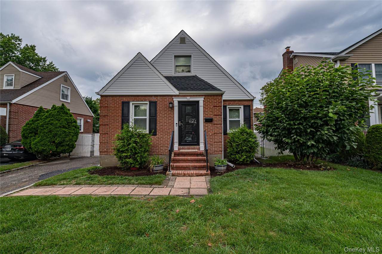 15 Yale Boulevard - Photo 1