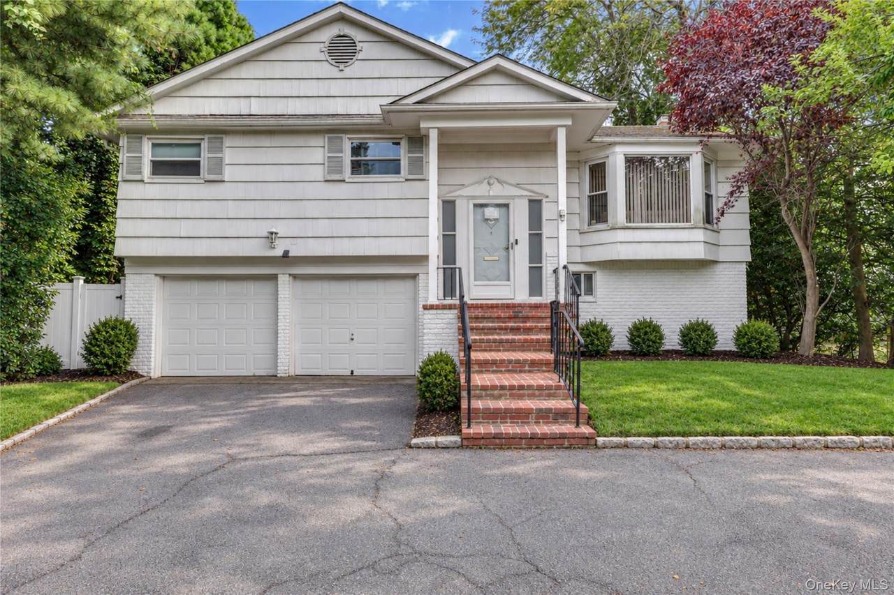 22 Woodmere Boulevard - Photo 1