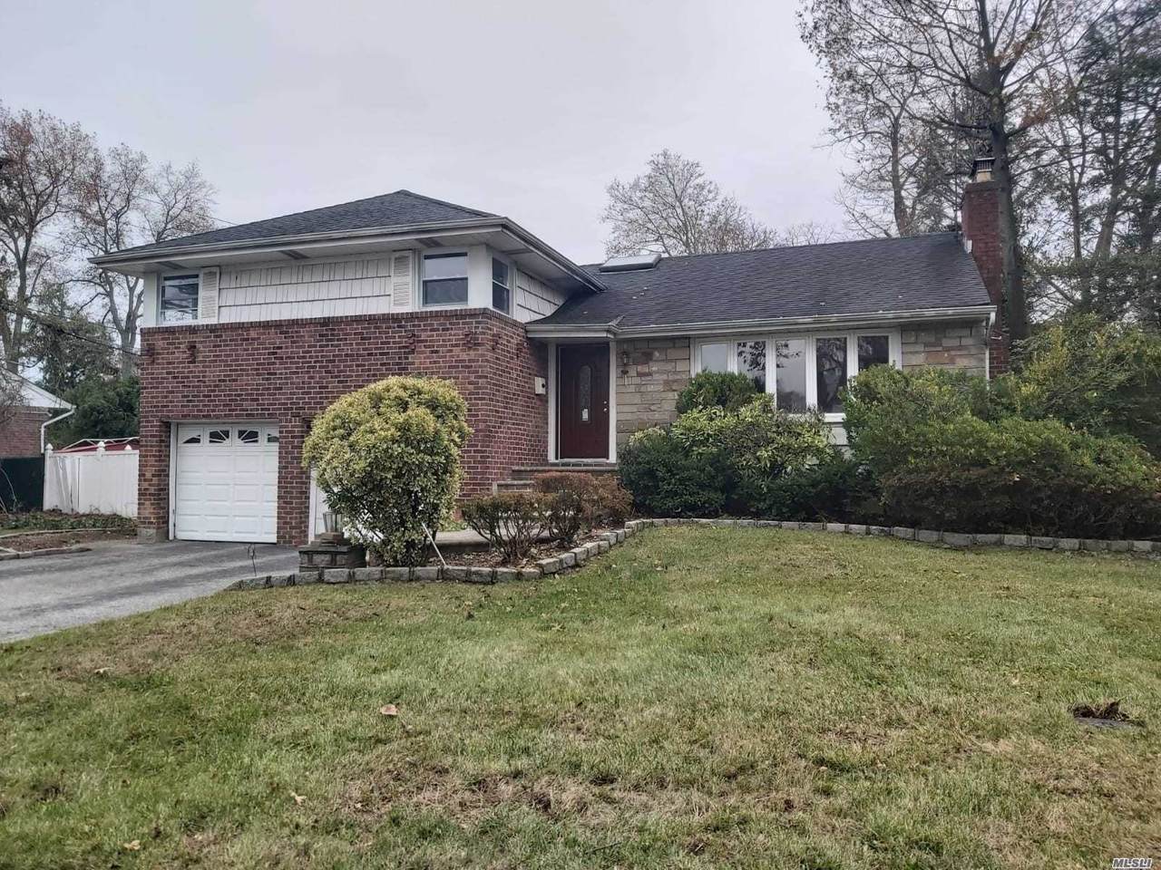 49 Waterbury Lane - Photo 1