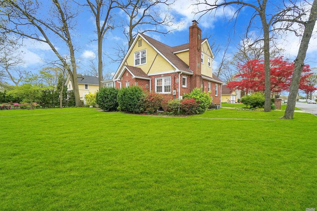875 Clocks Boulevard - Photo 1