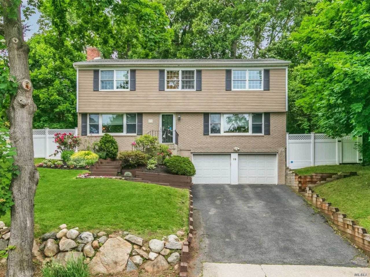 19 Maurice Lane - Photo 1