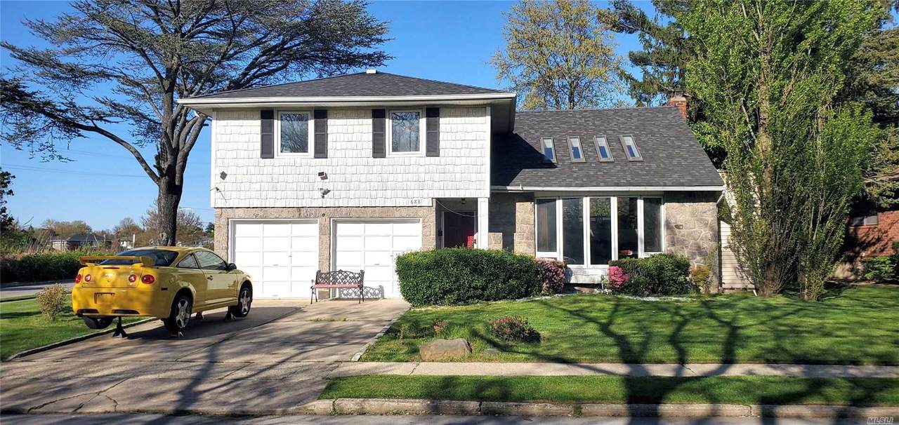 688 Church Avenue - Photo 1