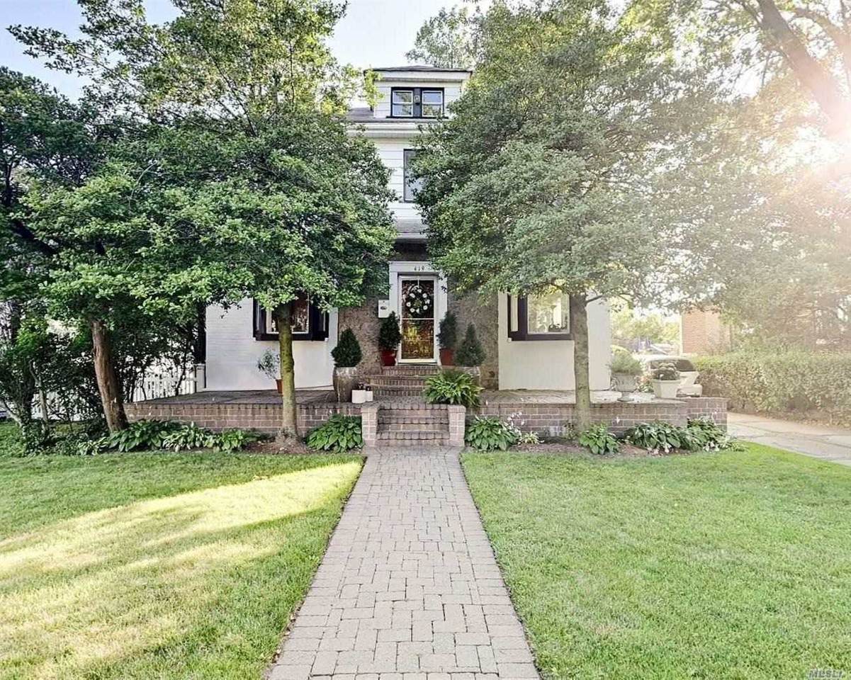 419 Woodmere Boulevard - Photo 1
