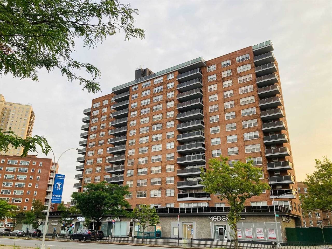 111-20 73 Rd - Photo 1
