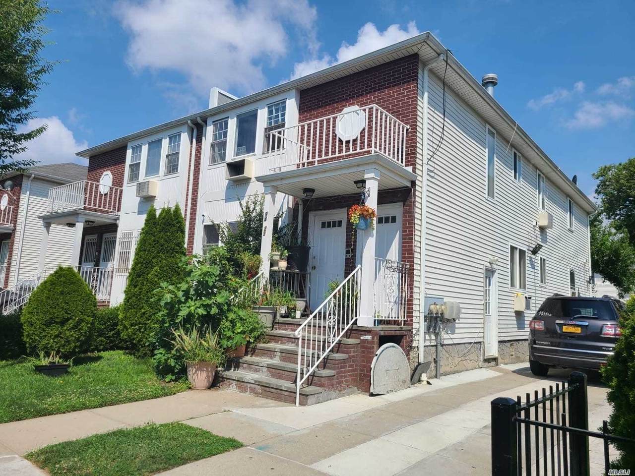 94-23 90th Avenue - Photo 1