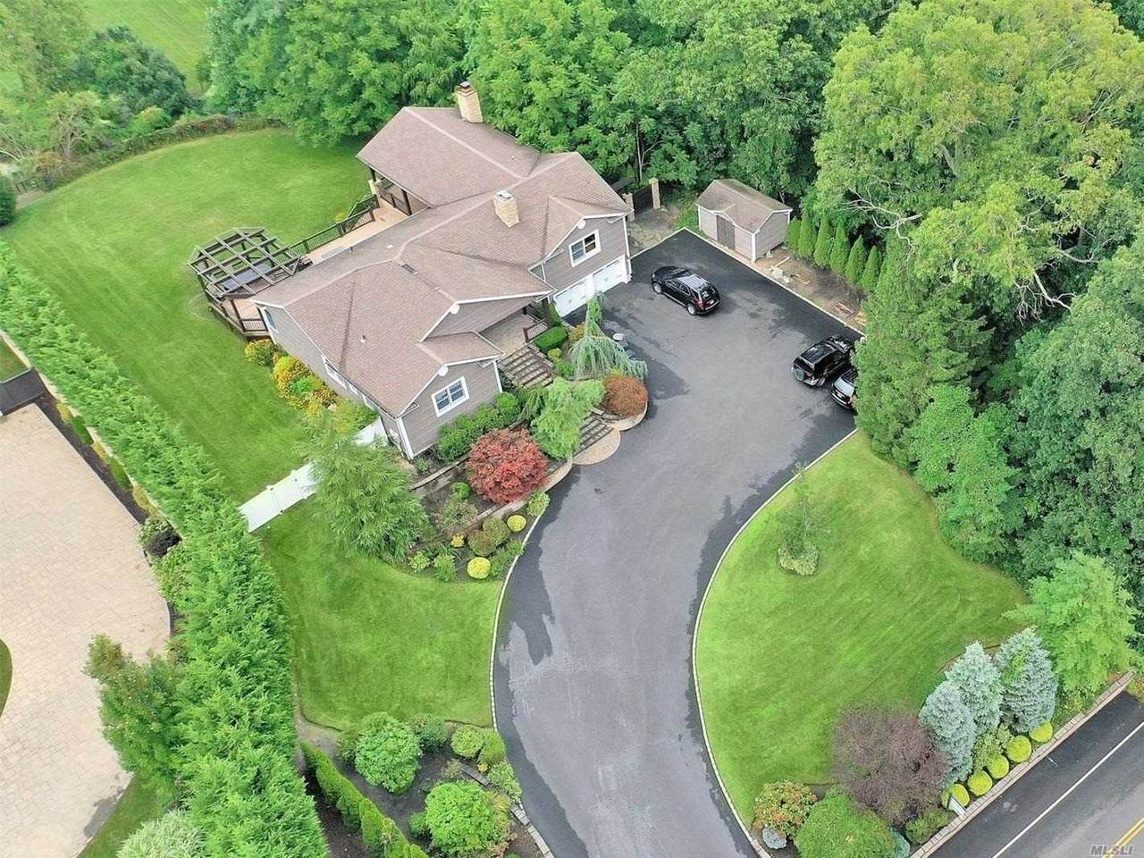 527 Wolf Hill Road - Photo 1