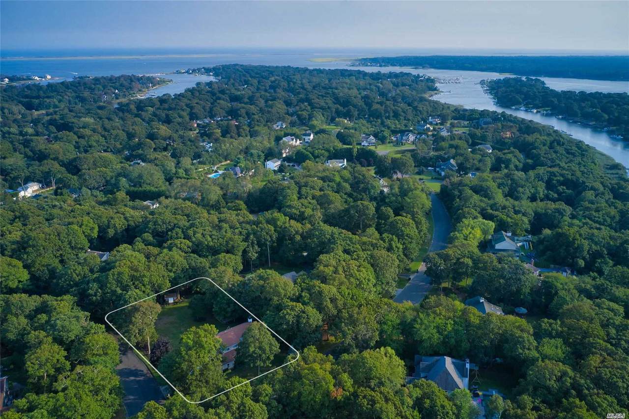 10 Hampton Drive - Photo 1