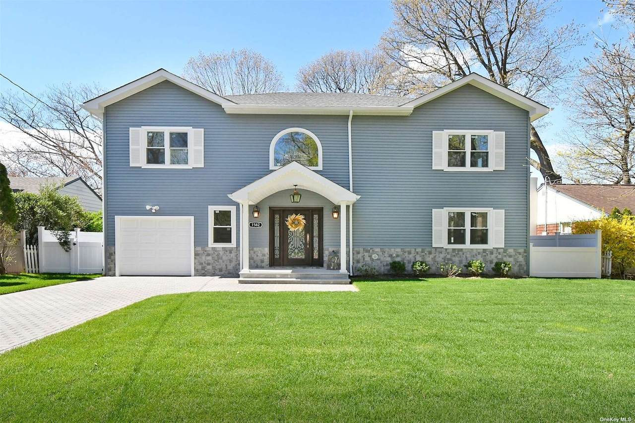 1582 Middle Neck Road - Photo 1