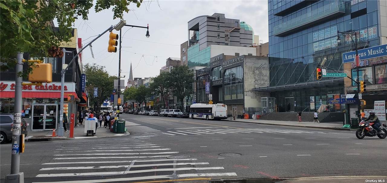 36-29/31 Main St - Photo 1