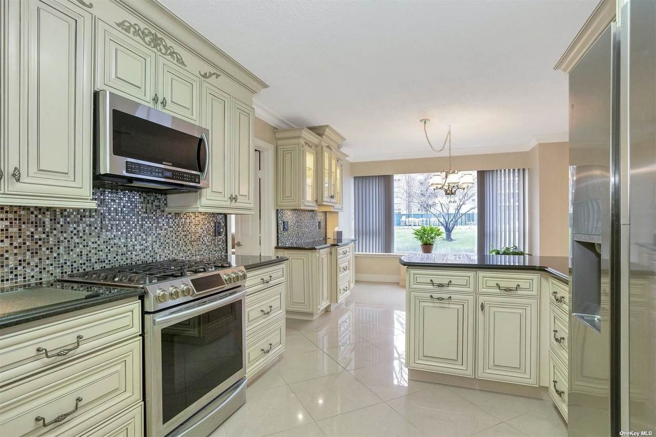 166-25 Powells Cove Boulevard - Photo 1
