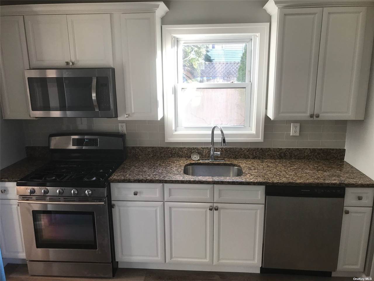 806 N Kings Avenue - Photo 1