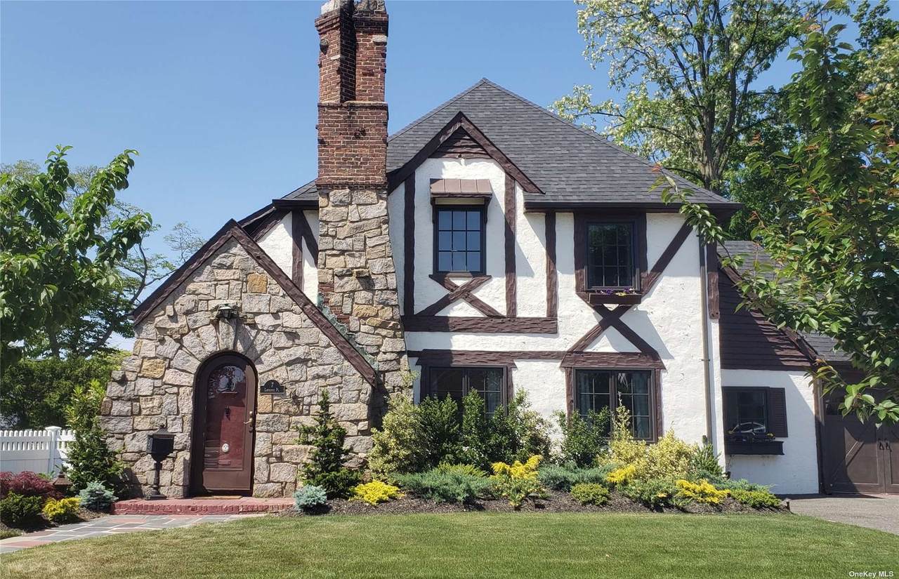 7 Lawrence Place - Photo 1
