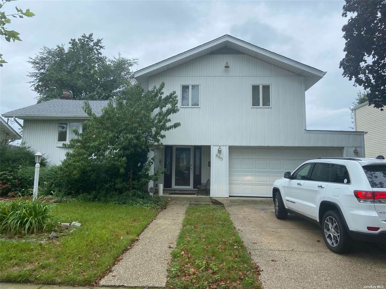 885 Oak Lane - Photo 1